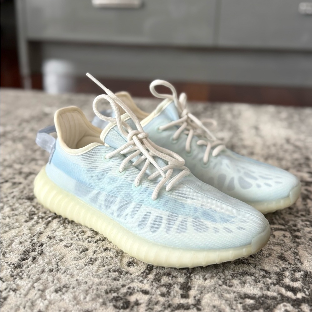 Adidas Yeezy Boost 350 V2